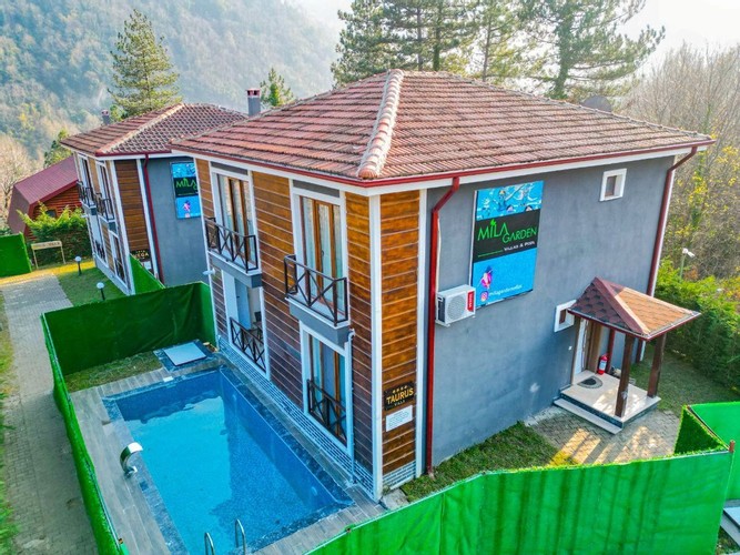 Villa Dubleks Oda, Havuz Manzaralı