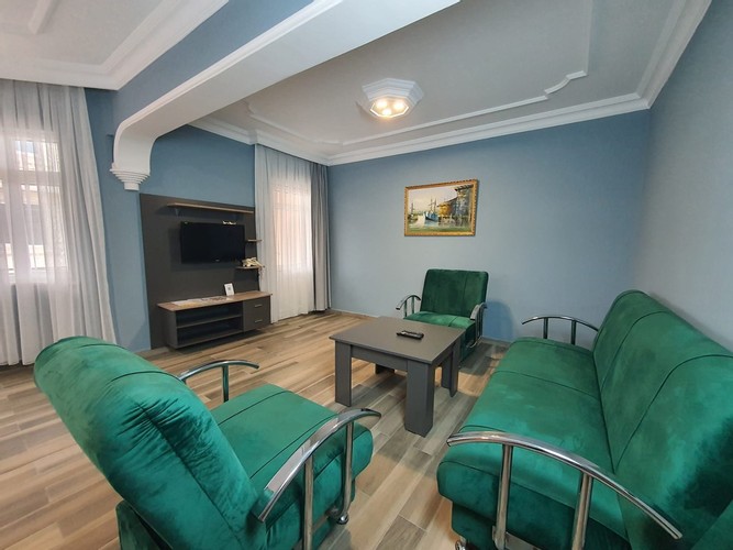 Family Room (Jacuzzi)