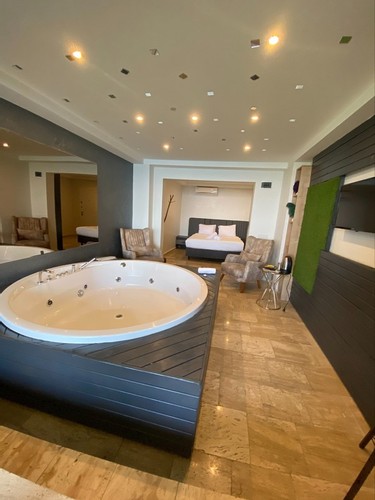 Suite Room, Lake View