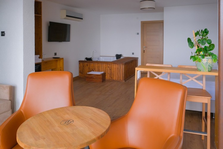 Deluxe Room, Pool View