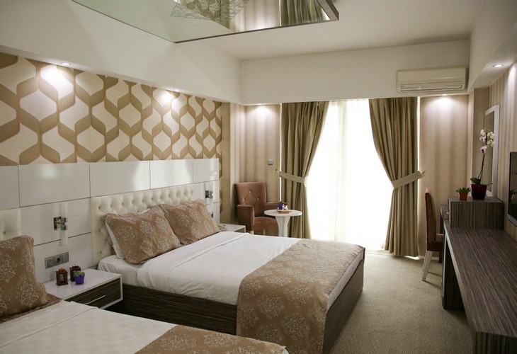 Deluxe Suite Room (Balcony)