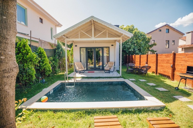  Villa With Private Pool