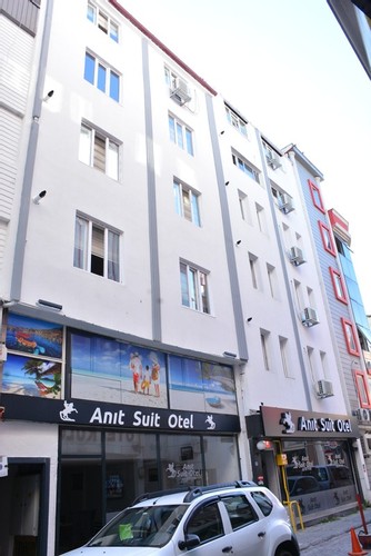 Anit Suit Hotel