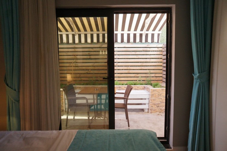 Garden Room, Garden View