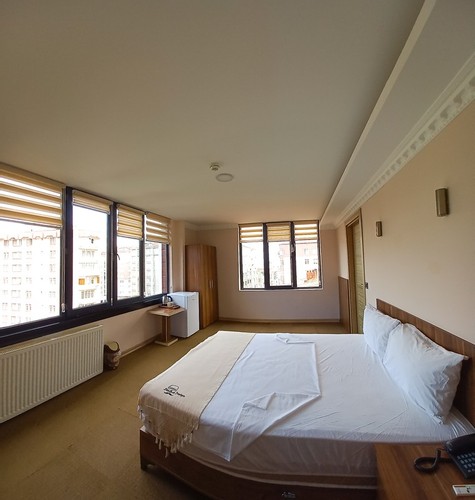 Large Family Comfort Room