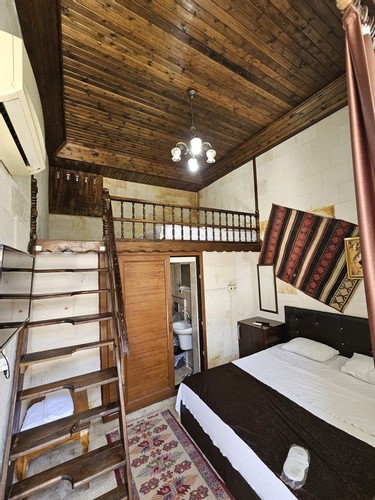 Quadruple Room (4 Person)