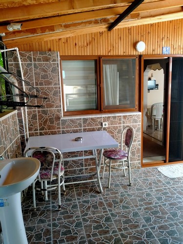 Apart, Bahçe Manzaralı