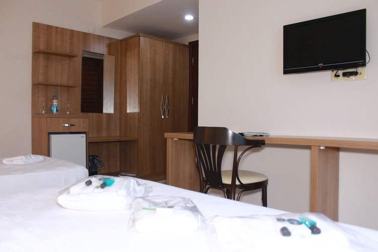 Standard Room (4 Person)