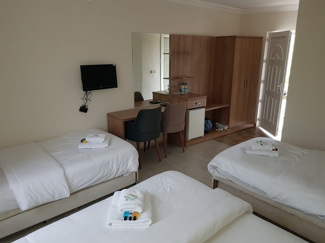 Economy Room (4 Person)