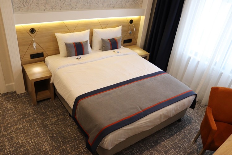 Standart Oda, Şehir Manzaralı