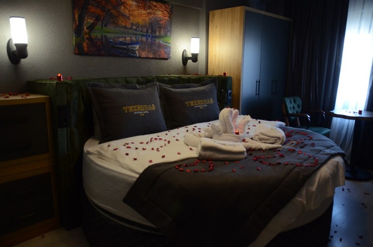 Suite Room (With Bathroom)