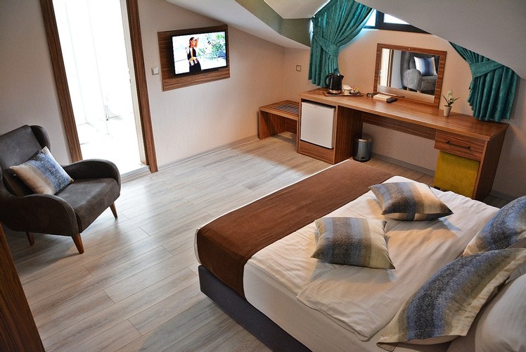 Standart Oda, Kara Manzaralı