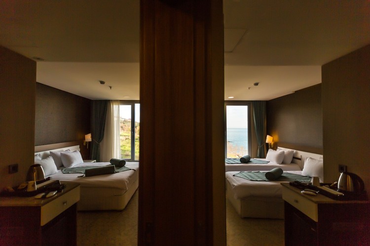 Bağlantılı Oda, Kısmi Deniz Manzaralı