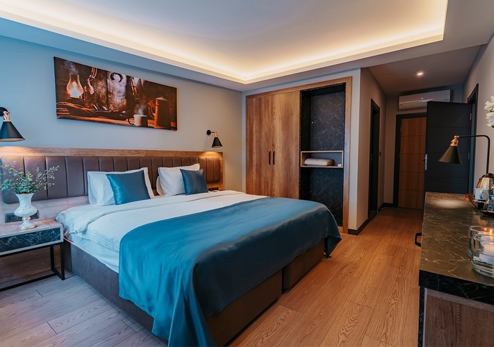 Superior Oda, Kara Manzaralı