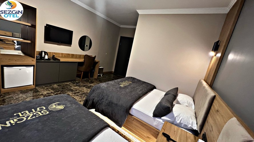 Family Room, Lake View