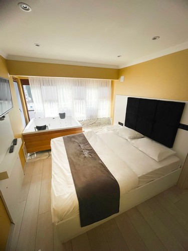 Deluxe Luxury Oda (Jakuzi)