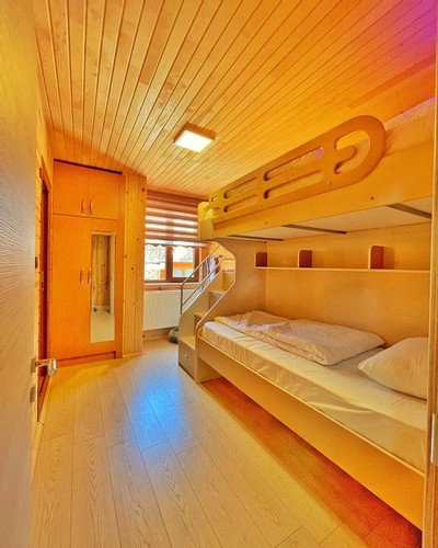 Family Room, Lake View