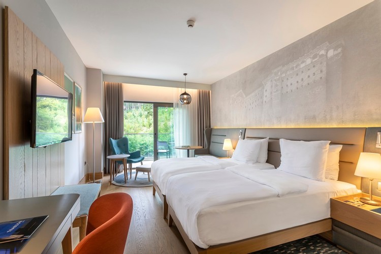 Economy Room, Mountain View