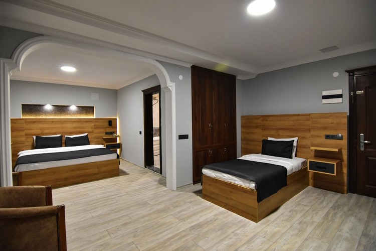 Suit Oda, Bahçe Manzaralı