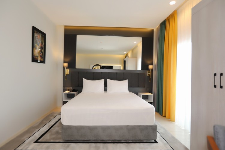 Superior Oda, Göl Manzaralı (Balkonsuz)