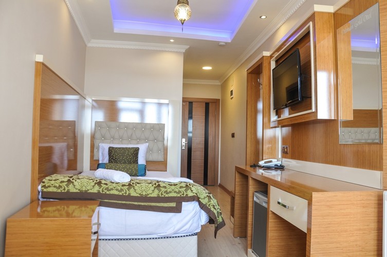 Standard Room (1 Person)