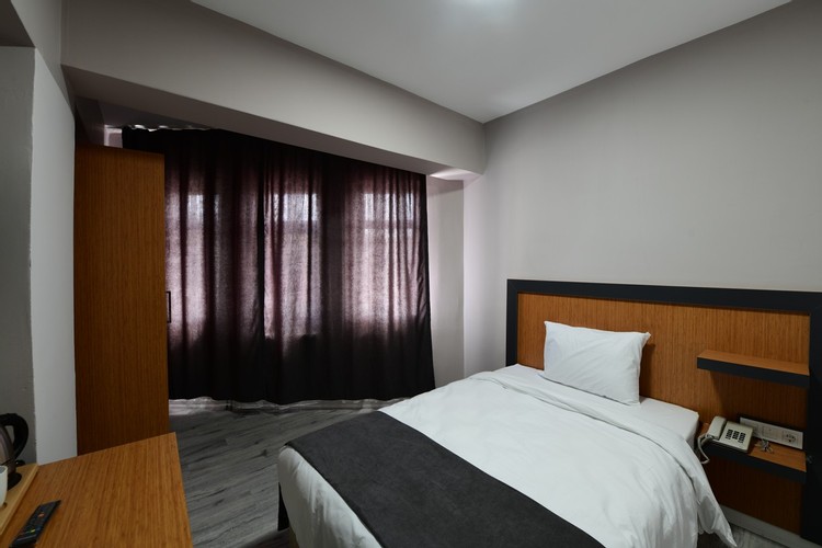 Single Room (1 Person)