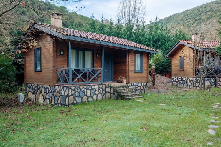 Bungalov, Havuz Manzaralı