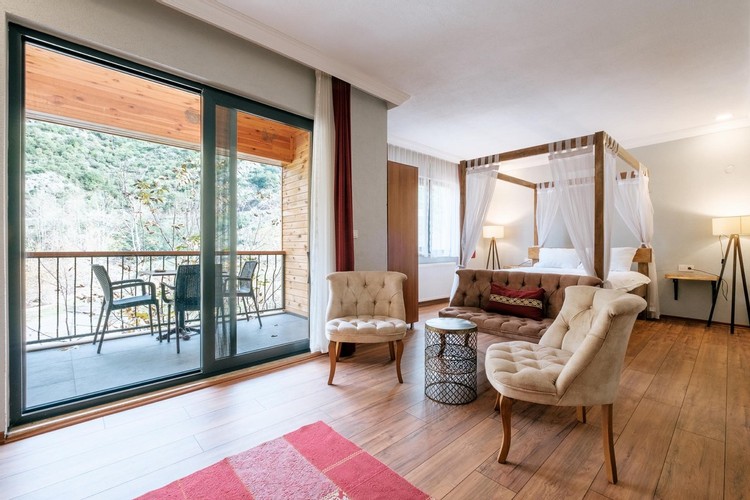 Honeymoon Suite Room