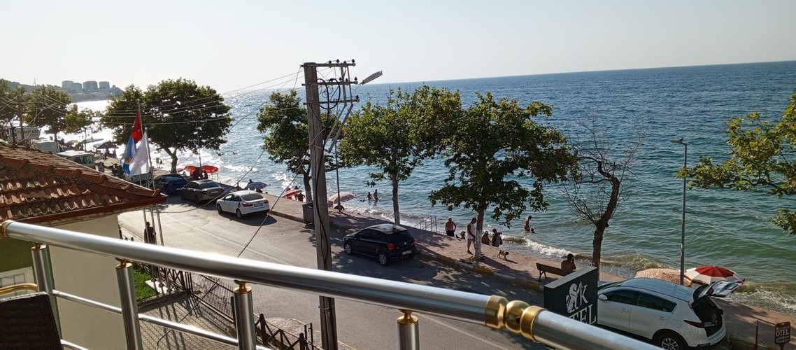 1 Veya 2 Kişilik Deniz Manzaralı Balkonlu Aylık Odalar