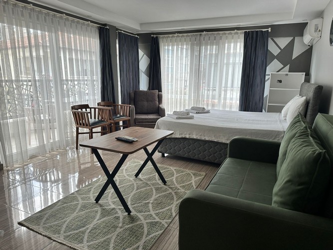 Large Business Oda (Balkonlu)