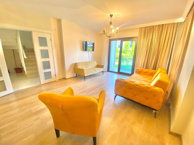 Apart Daire Dubleks Oda, Bahçe Manzaralı