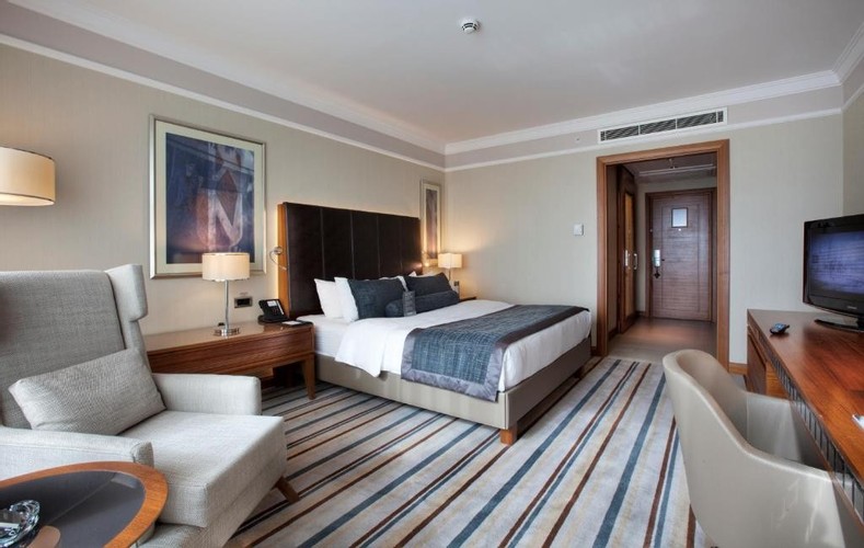 Superior King Room, Land View