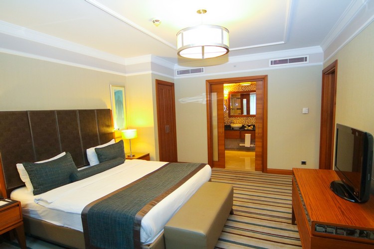 Aile Suit Odası, Kara Manzaralı