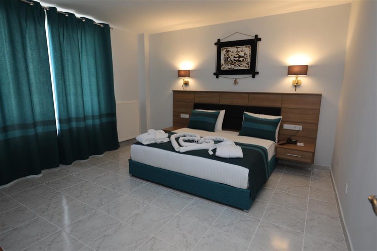 Suit Oda, Bahçe Manzaralı