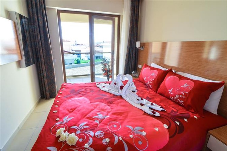 Standard Room With Bathtub