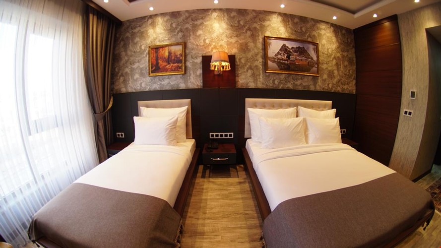 Iki Ayrı Yataklı Oda, Şehir Manzaralı