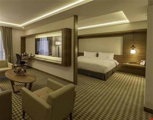 Suit Oda (3 Kişilik)