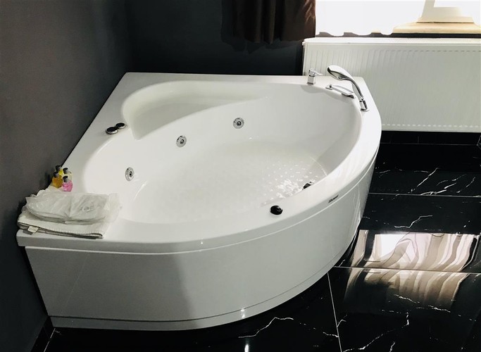 Suite Room (Jacuzzi)