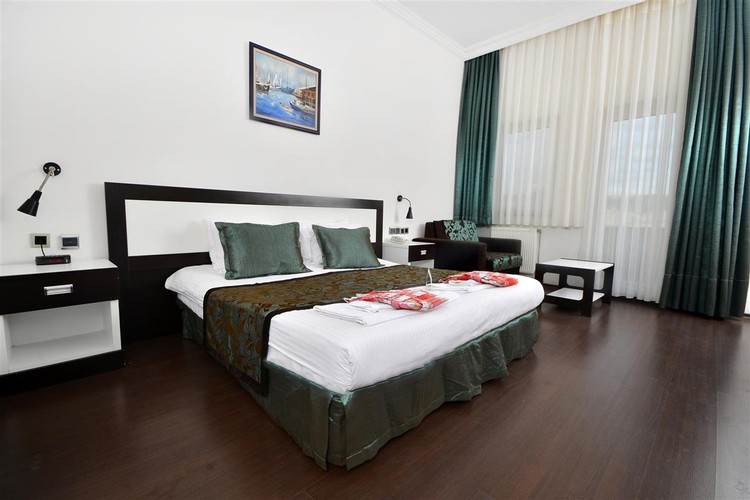 Suit Oda, Bahçe Manzaralı