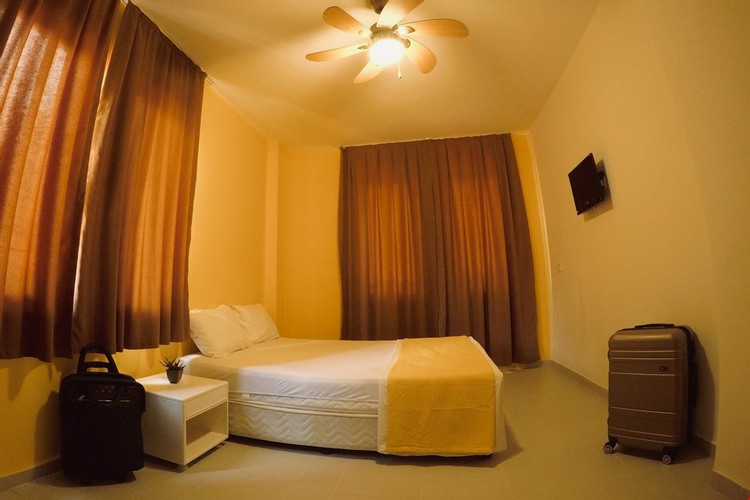 Suit Oda, Havuz Manzaralı