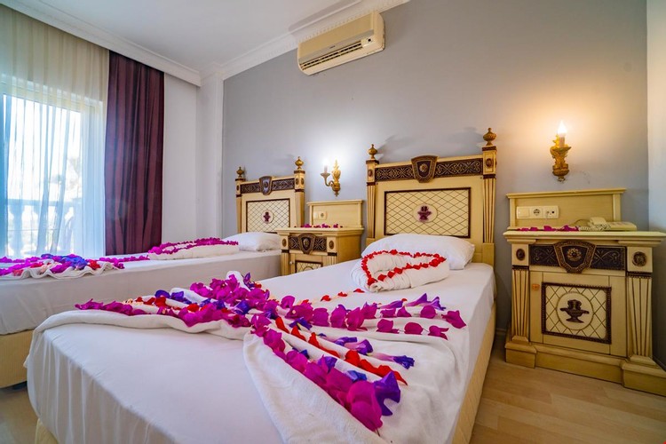 Standart Oda, Kara Manzaralı