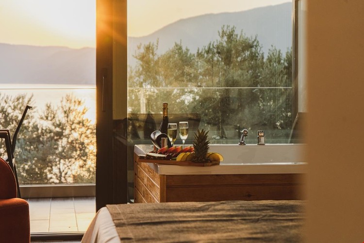 Deluxe Room, Sea View (Jacuzzi)