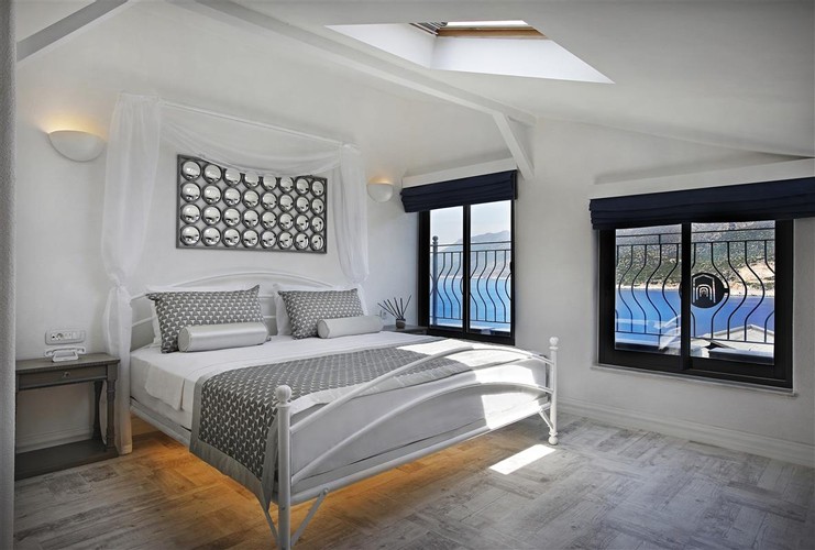 Roof Loft Penthouse Room, Partial Sea View