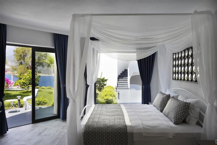 Suite Room, Partial Sea View (Jacuzzi)