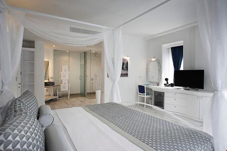 Suite Room, Garden View (Jacuzzi)