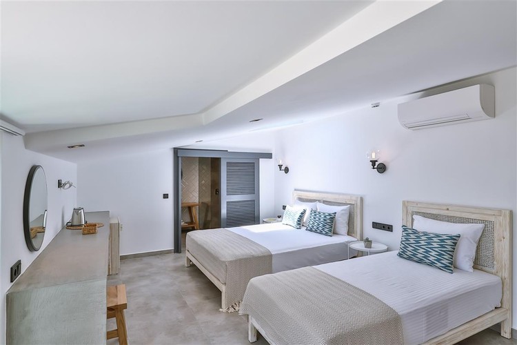 Standart Oda (3 Kişilik, Teraslı)