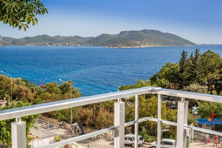 Junior Çatı Suit Teras Katı Oda