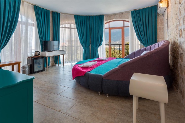  Deniz&Bahçe Manzaralı Oda