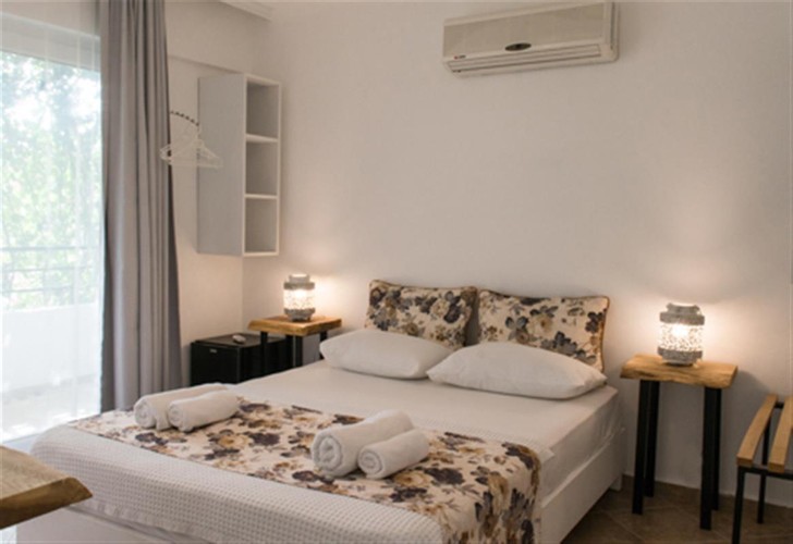 Economy Room, Mountain View