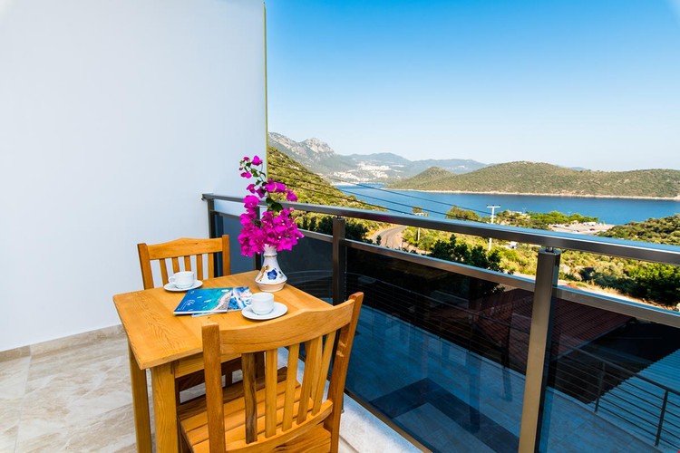 Aile Comfort Suit 1+1 Daire Odası, Deniz Manzaralı